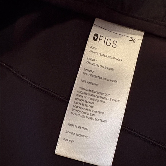 FIGS black jacket size medium - Picture 3 of 4
